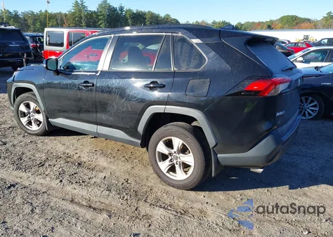 2021 Toyota Rav4 Xle z USA, uszkodzony, nr VIN 2T3P1RFV6MC142505
